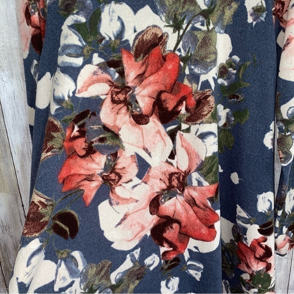 Jodifl Floral Oversized Sweater - Picture 4 of 5